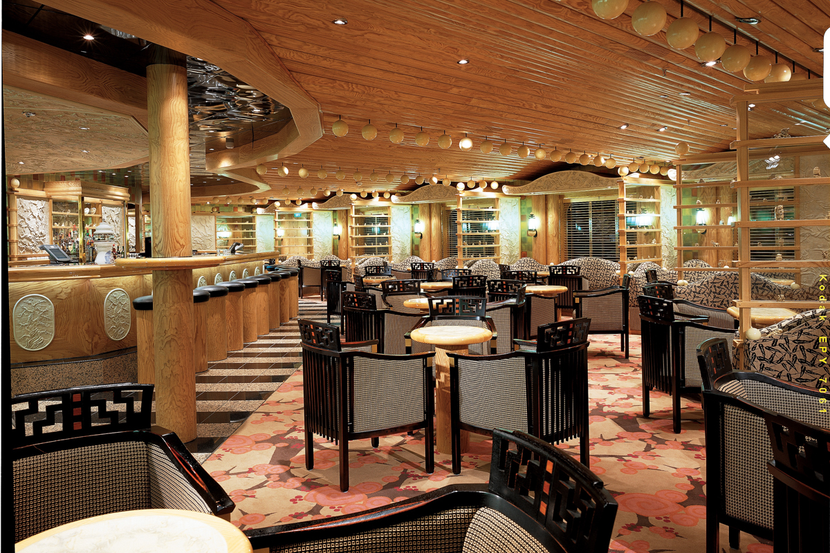 MyCruise Carnival Pride Offentlige-arealer Barer-lounger-atrium1